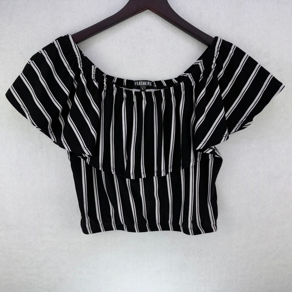 Feathers Ladies Crop Top Sz L Striped Black White Ruffled Sleeves
